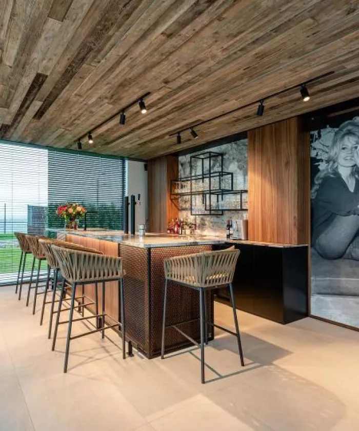 private bar